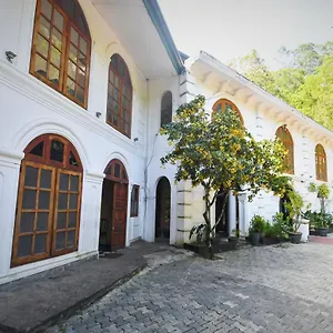 Wathsala Guest house Nallathanniya