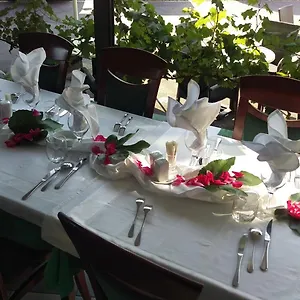 מלון Florjanckov Hram