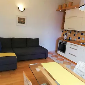 Apartment Dimora With Free Parking